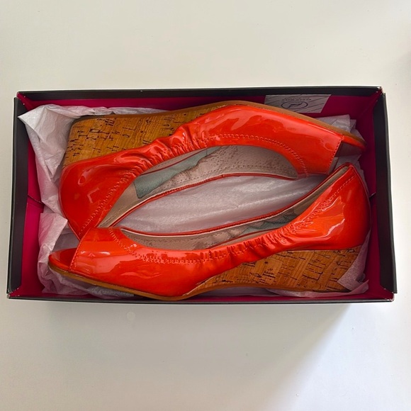 Vince Camuto Ryssa Wedge Pump Coral Size 9 - Picture 3 of 16